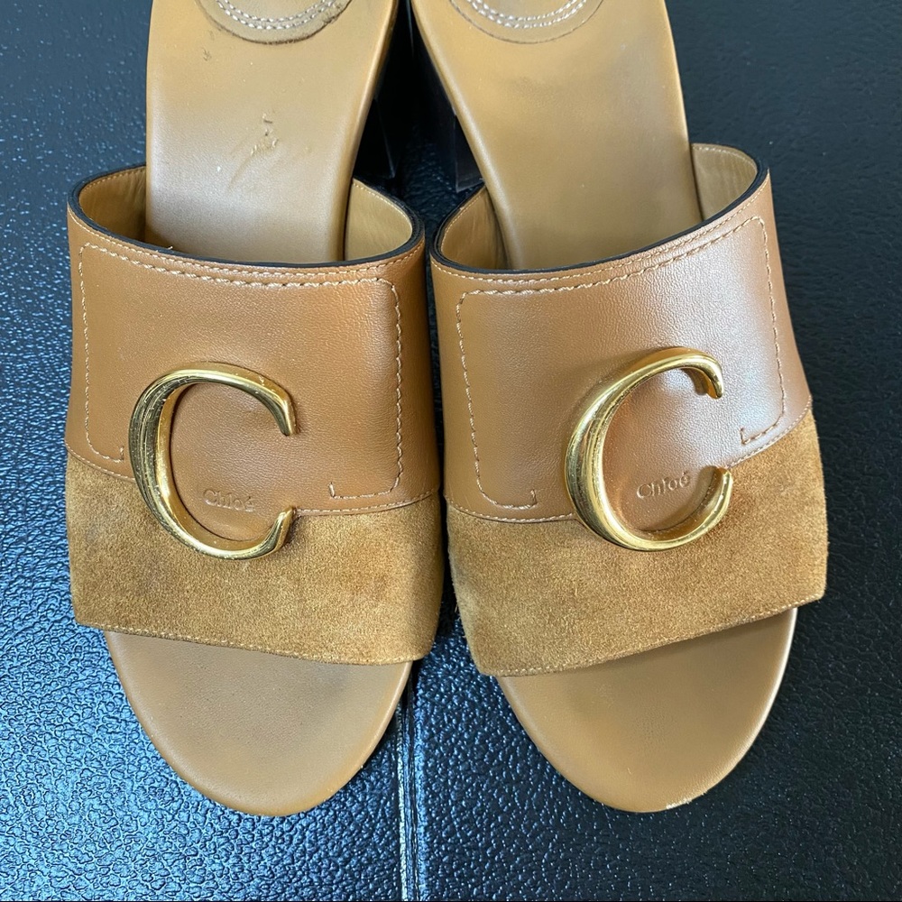 CHLOÉ camel tan C logo embellished leather heeled mules 39 - Picture 5 of 15